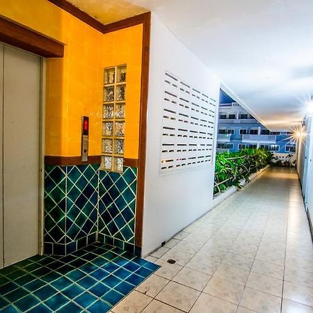 Hotel Sutus Court 4 Pattaya Esterno foto