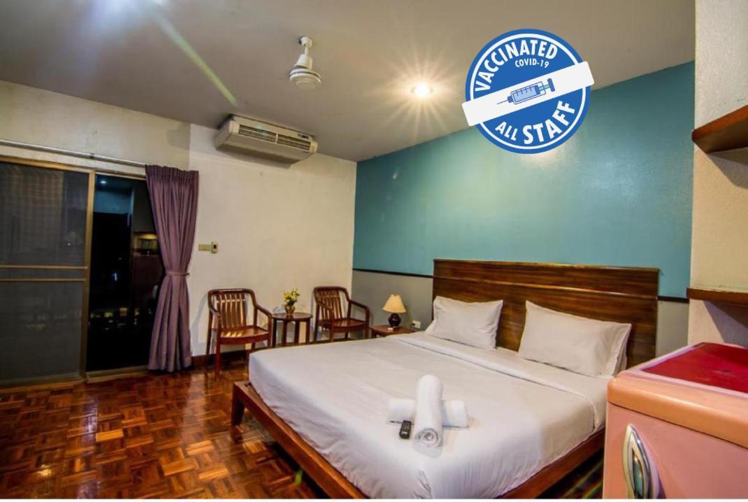Hotel Sutus Court 4 Pattaya Esterno foto