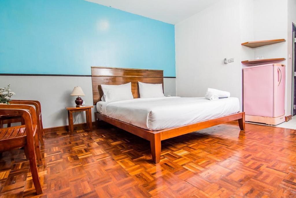 Hotel Sutus Court 4 Pattaya Esterno foto