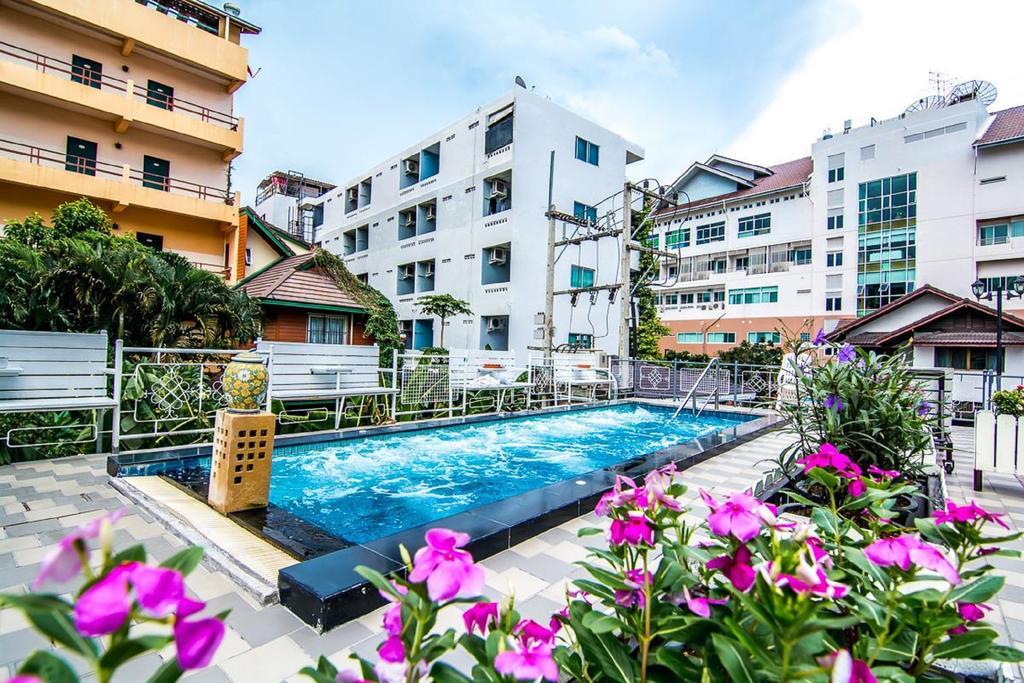Hotel Sutus Court 4 Pattaya Esterno foto